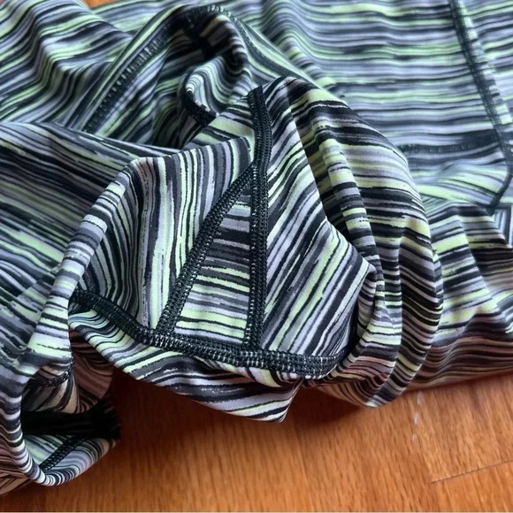 👟2/$20👟AERIE Chill Play Move 7/8 Leggings Spacedye Green/Gray XL - Picture 6 of 8